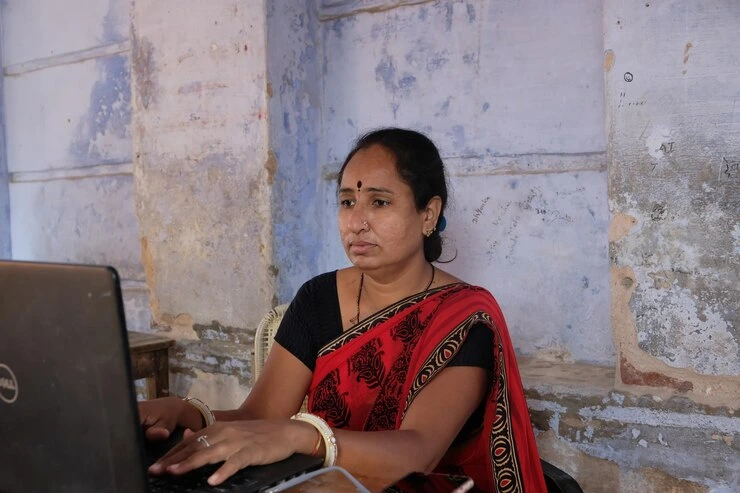 apply online for CM Ladli Behna Yojana